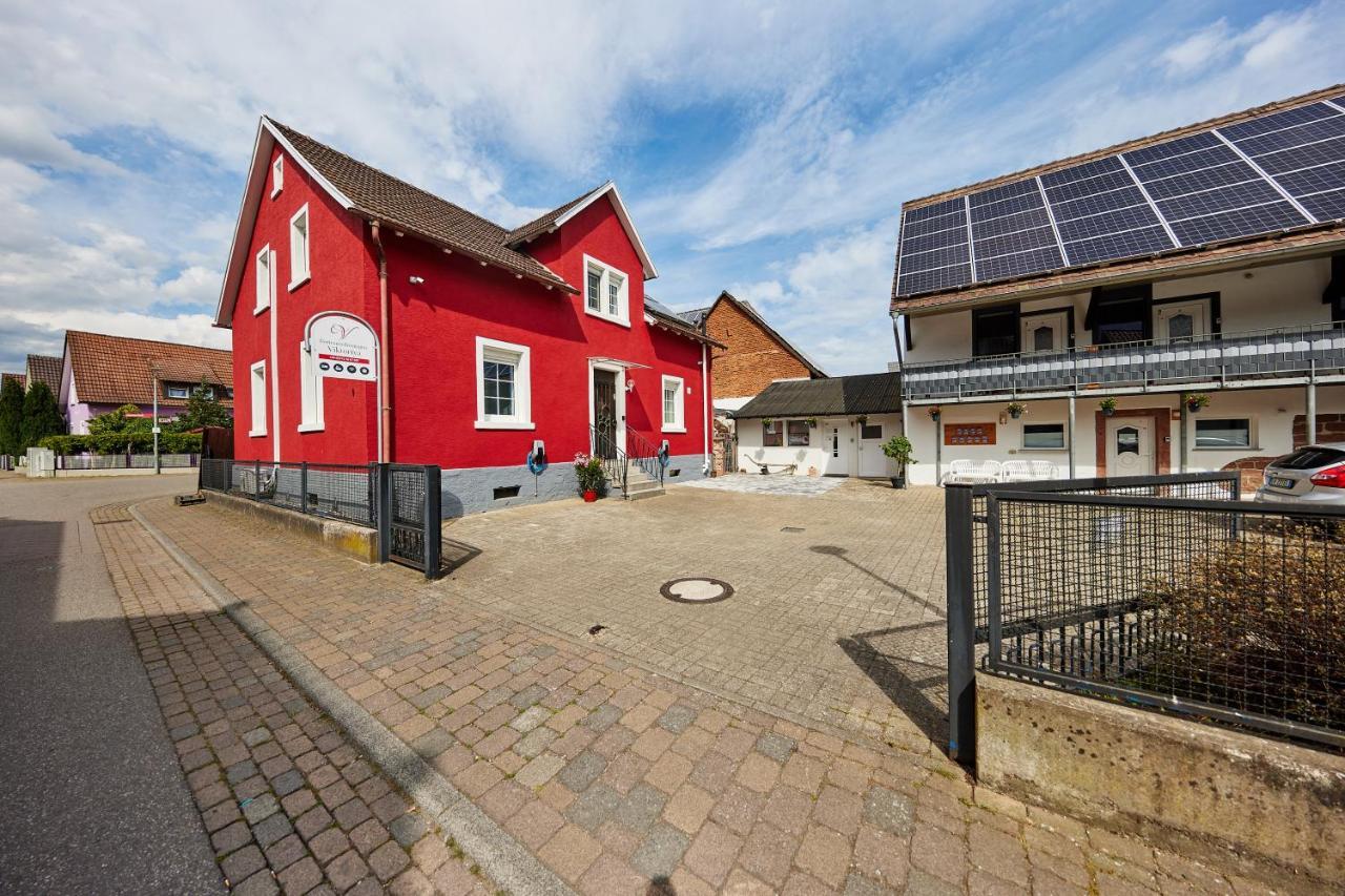 Gaestehaus Viktoriya Nur Wenige Minuten Zum Europa-Park Rust Kültér fotó